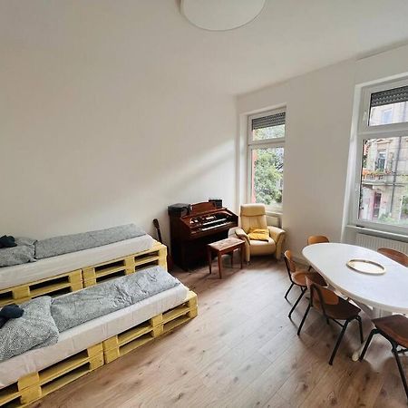 Kuenstlerisches Apartment Карлсруэ Экстерьер фото